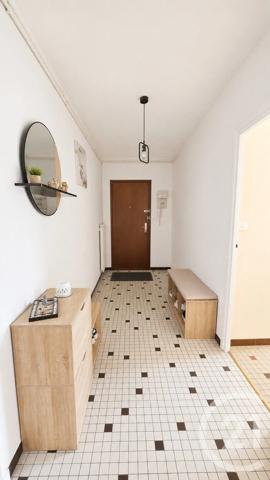 Appartement F3 à vendre  4 pièces - 90,29 m 2   MOULINS  - 03