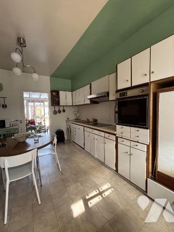 NOUVEAU!
FOUGERES Bonabry, Maison de ville proposant 148 m² habitables :
RDC : séjour-salon a...