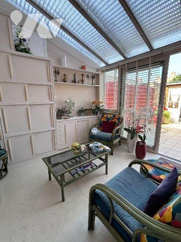 NOUVEAU!
FOUGERES Bonabry, Maison de ville proposant 148 m² habitables :
RDC : séjour-salon a...