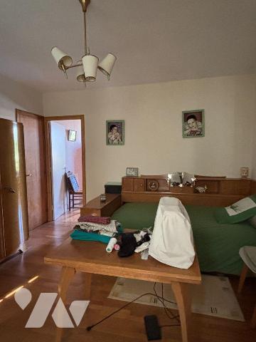 NOUVEAU!
FOUGERES Bonabry, Maison de ville proposant 148 m² habitables :
RDC : séjour-salon a...