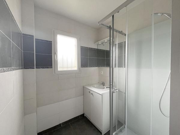 Maison familale récente, 4 chambres , proche gare de MAINTENON