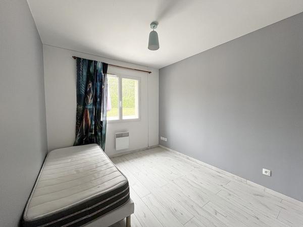 Maison familale récente, 4 chambres , proche gare de MAINTENON