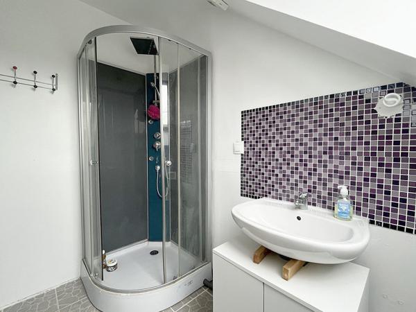 Maison familale récente, 4 chambres , proche gare de MAINTENON