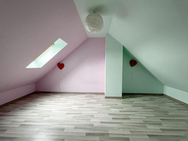 Maison familale récente, 4 chambres , proche gare de MAINTENON