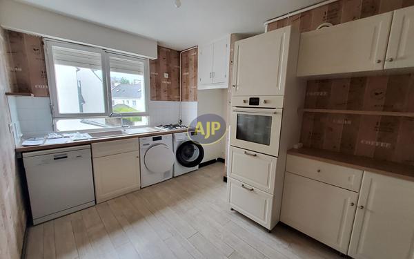 Appartement à louer Pontivy : 3 pièces, 79m² avec 2 chambre(s) à 740€ - AJP Immobilier Pontivy