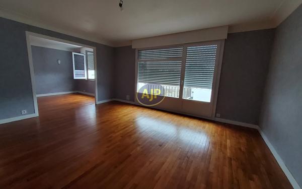 Appartement à louer Pontivy : 3 pièces, 79m² avec 2 chambre(s) à 740€ - AJP Immobilier Pontivy