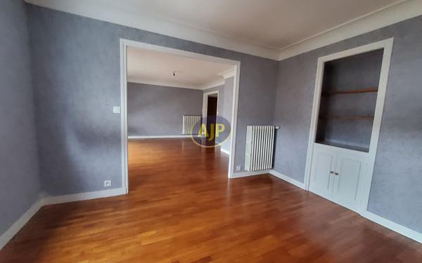 Appartement à louer Pontivy : 3 pièces, 79m² avec 2 chambre(s) à 740€ - AJP Immobilier Pontivy