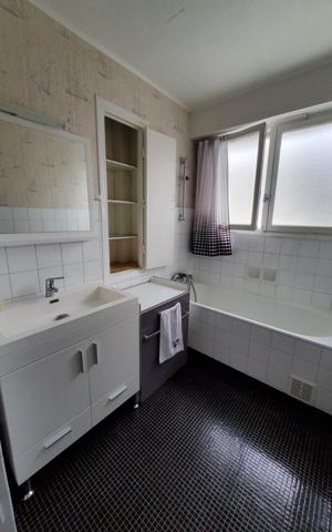 Appartement à louer Pontivy : 3 pièces, 79m² avec 2 chambre(s) à 740€ - AJP Immobilier Pontivy
