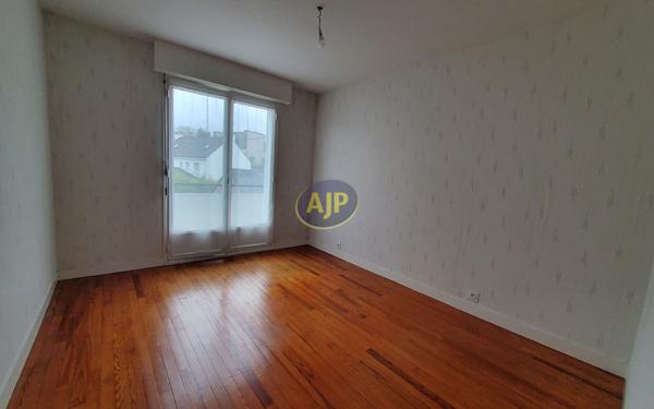 Appartement à louer Pontivy : 3 pièces, 79m² avec 2 chambre(s) à 740€ - AJP Immobilier Pontivy