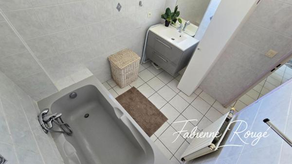 Maison fonctionnelle 100 m² / 3 chambres / proche centre ville à pied