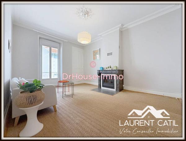 Appartement à louer 4 pièces de 84 m²