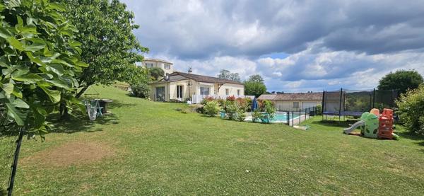 Maison familiale 5 CHAMBRES  avec piscine – 167 m² habitables – Lembras