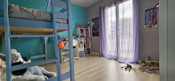 Maison familiale 5 CHAMBRES  avec piscine – 167 m² habitables – Lembras