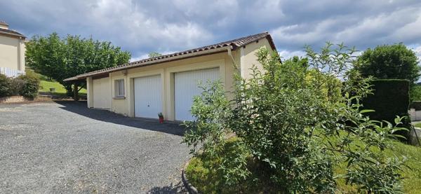 Maison familiale 5 CHAMBRES  avec piscine – 167 m² habitables – Lembras