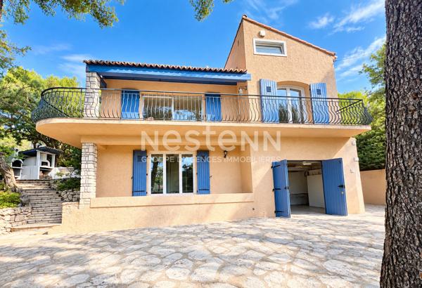Villa 5 pièces à vendre à Saint-Raphaël avec piscine et garage
