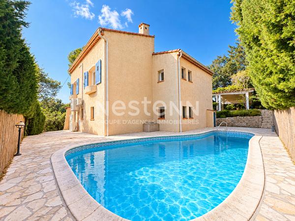 Villa 5 pièces à vendre à Saint-Raphaël avec piscine et garage