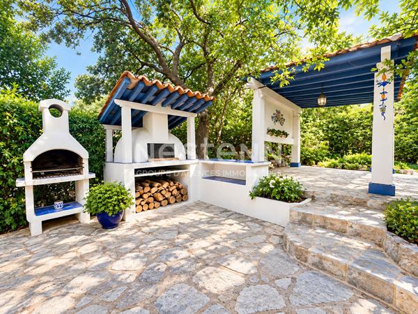 Villa 5 pièces à vendre à Saint-Raphaël avec piscine et garage