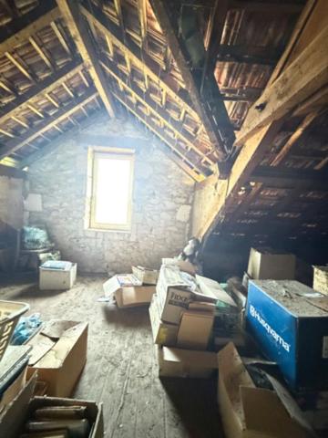 PROCHE DE SARLAT LA CANÉDA À RENOVER FORT POTENTIEL