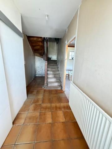 PROCHE DE SARLAT LA CANÉDA À RENOVER FORT POTENTIEL