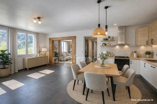 Maison avec travaux + studio indépendant 104 m2 + Garage fermée - au calme CLANS (06)