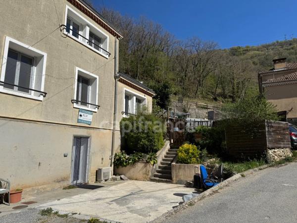 Maison avec travaux + studio indépendant 104 m2 + Garage fermée - au calme CLANS (06)