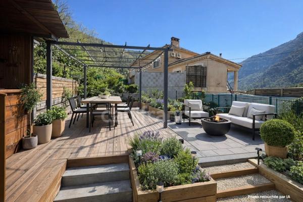 Maison avec travaux + studio indépendant 104 m2 + Garage fermée - au calme CLANS (06)