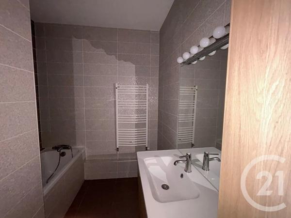 Appartement à vendre  4 pièces - 96 m 2   ST ETIENNE  - 42