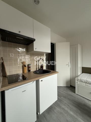 PROXIMITÉ CENTRE VILLE - STUDIO ENTIÈREMENT RÉNOVÉ