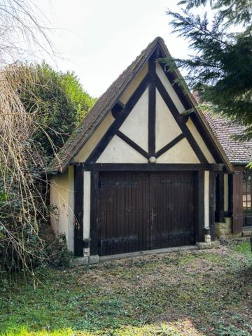 14130 - Maison Normande 7 Pièces avec Piscine 595 000 Euros