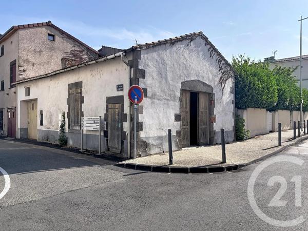 Appartement F4 à vendre  4 pièces - 60 m 2   RIOM  - 63