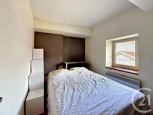 Appartement F4 à vendre  4 pièces - 60 m 2   RIOM  - 63