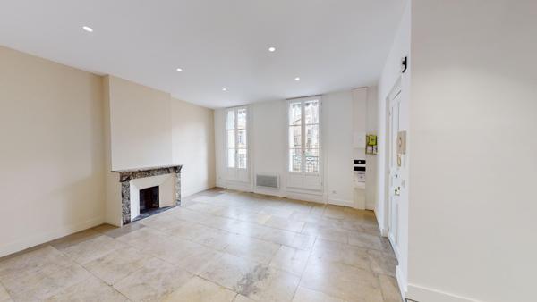 Montpellier (34000) CANOURGUE T3 d'exception place de la Canourgue 54 m² DISPONIBLE IMMEDIATEMENT