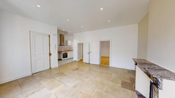 Montpellier (34000) CANOURGUE T3 d'exception place de la Canourgue 54 m² DISPONIBLE IMMEDIATEMENT