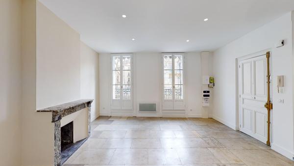 Montpellier (34000) CANOURGUE T3 d'exception place de la Canourgue 54 m² DISPONIBLE IMMEDIATEMENT