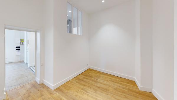 Montpellier (34000) CANOURGUE T3 d'exception place de la Canourgue 54 m² DISPONIBLE IMMEDIATEMENT