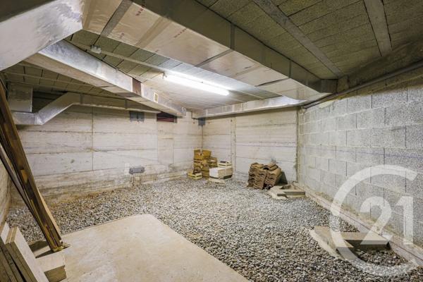 Maison à vendre  7 pièces - 253 m 2   CLAIX  - 38