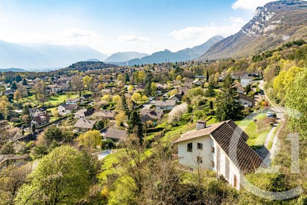 Maison à vendre  7 pièces - 253 m 2   CLAIX  - 38
