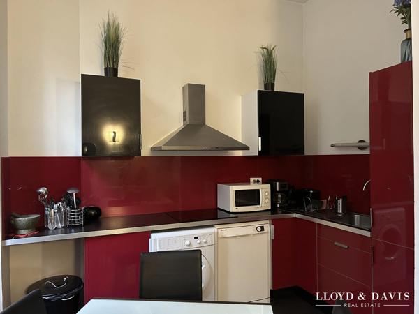 CENTRE VILLE DE MARSEILLE-PLATEAU DE 200m2 à proximité du Vieux-Port. DOUBLE DESTINATION PROFESSIONNELLE ET HABITATION