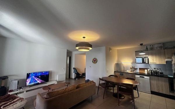 Appartement à louer    3 pièces • 69,50 m2 Bordeaux