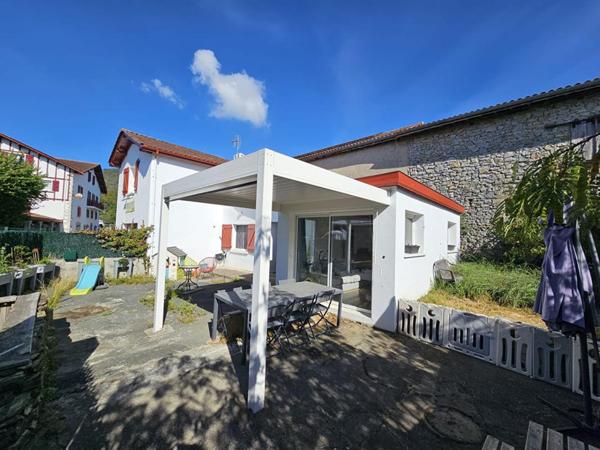 ENSEMBLE IMMOBILIER MAISON & LOCAL A LARCEVEAU