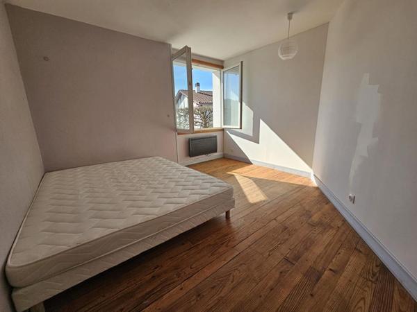 ENSEMBLE IMMOBILIER MAISON & LOCAL A LARCEVEAU