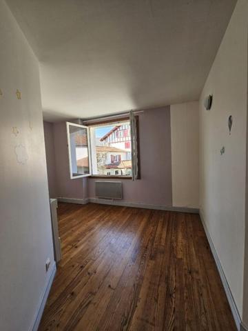 ENSEMBLE IMMOBILIER MAISON & LOCAL A LARCEVEAU