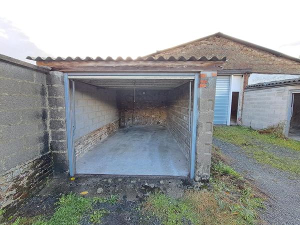 Parking à AUXI-LE-CHATEAU, 62390 -