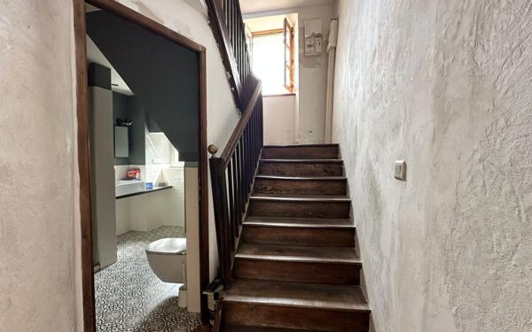 Maison à vendre    6 pièces •  Saint-Christophe-Vallon