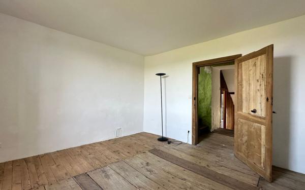 Maison à vendre    6 pièces •  Saint-Christophe-Vallon