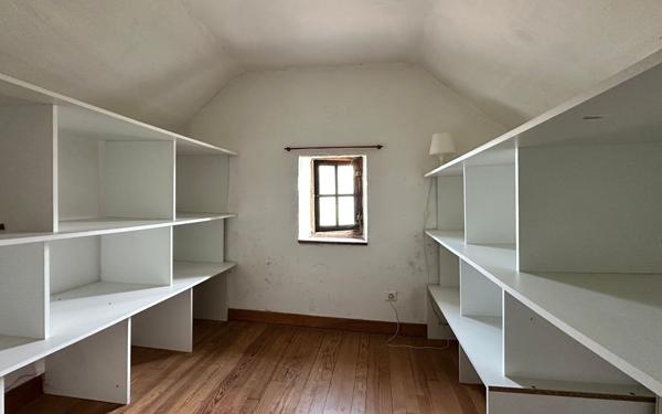 Maison à vendre    6 pièces •  Saint-Christophe-Vallon