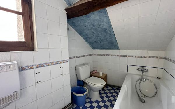 Maison à vendre    6 pièces •  Saint-Christophe-Vallon