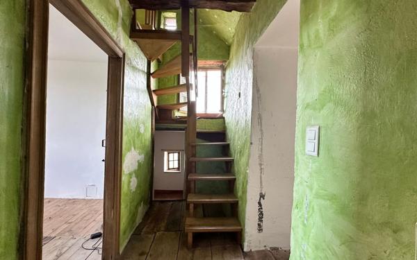 Maison à vendre    6 pièces •  Saint-Christophe-Vallon