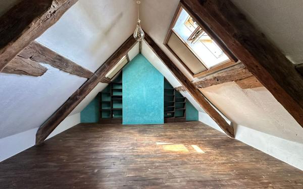 Maison à vendre    6 pièces •  Saint-Christophe-Vallon