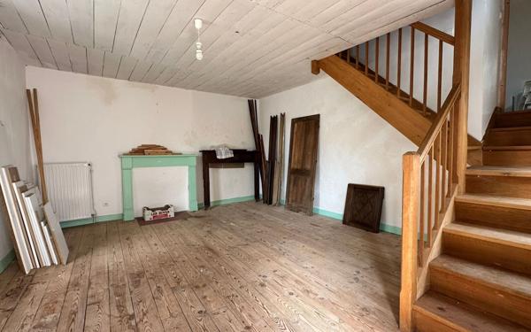 Maison à vendre    6 pièces •  Saint-Christophe-Vallon